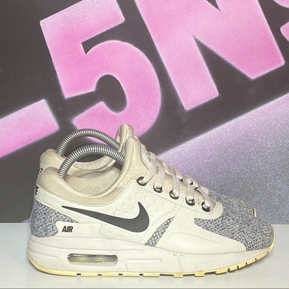Nike Shoes - Nike Air Max Zero